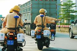 Xử lý 40 trường hợp đi vào làn khẩn cấp trên đường Vành đai 3
