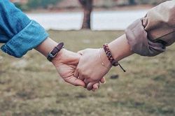 Oxytocin có thể giúp giảm căng thẳng, lo lắng trước đám đông