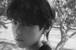 ARMY phẫn nộ khi HYBE 'vắt chanh bỏ vỏ' V BTS
