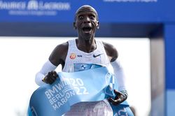Eliud Kipchoge: Giới hạn sinh ra là để… phá vỡ