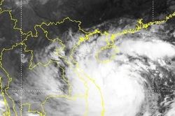 Bão Noru tăng gần 3 cấp, sức tàn phá có thể cao hơn bão Xangsane