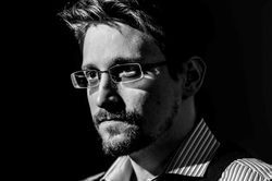 Tổng thống Nga ký sắc lệnh cấp quyền công dân cho Edward Snowden