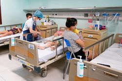 Hà Nội bố trí giường bệnh, ứng phó với tình trạng ca mắc virus Adeno tăng cao
