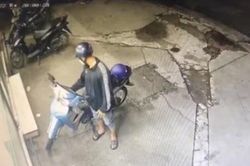 Nam công nhân tay không chống trả 2 tên trộm có dao