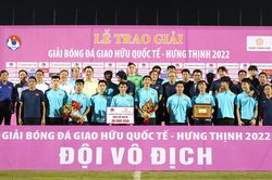 Đội tuyển Việt Nam dễ dàng lên đỉnh