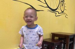Bé trai 2 tuổi bị bỏ rơi lúc rạng sáng ở Hà Nội