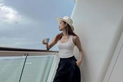 Minh Hằng đi du lịch sang chảnh trên du thuyền 16 tầng cùng ông xã