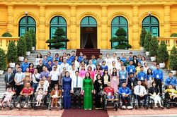 Phó Chủ tịch nước gặp mặt Đoàn đại biểu thanh niên khuyết tật tiêu biểu toàn quốc