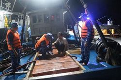 Phát hiện tàu vận chuyển trái phép khoảng 80.000 lít dầu DO