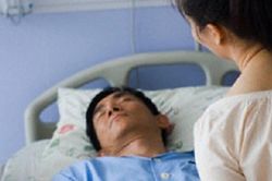 Giận tím mặt khi thấy chồng thều thào khoe tháng này kiếm được 50 triệu