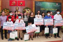 Van Phuc Group tài trợ hơn 6 tỷ đồng đỡ đầu 50 trẻ mồ côi do dịch Covid-19