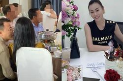 Shark Bình và Phương Oanh tình tứ bên nhau giữa 'tâm bão'