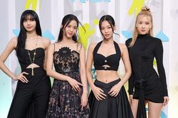 Tranh cãi 'Born Pink' của Blackpink được liệt là album tiếng Anh
