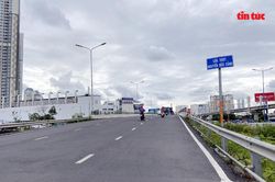 TP Hồ Chí Minh: Cấm các loại xe qua cầu vượt Nguyễn Hữu Cảnh từ ngày 29/9