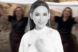 Wendy Phạm thả dáng hát nhạc dân ca, nhan sắc quá giống cố ca sĩ Phi Nhung