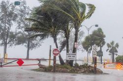 Bão IAN đổ bộ vào Florida, Mỹ