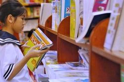 Bộ GD&ĐT: Một số bản mẫu sách giáo khoa còn nhiều lỗi chính tả, câu từ, hình ảnh...