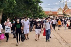 Lời cảnh tỉnh cho những người thích 'việc nhẹ lương cao'