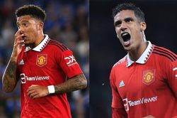 Paul Scholes chỉ trích MU vì mua Sancho và Varane