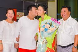 Lâm Thu Hồng: Nhờ The Miss Globe, gia đình mới chung khung hình sau khi ba mẹ ly hôn