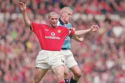 Man City vs MU: Sự thực đằng sau 'mối thù' giữa Roy Keane và bố Erling Haaland