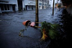 Tổng thống Mỹ nói bão Ian có thể là 'cơn bão gây chết chóc nhiều nhất' ở Florida