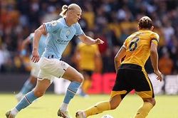 Haaland tập thêm ở Man City, quyết dứt điểm bằng cả 2 chân