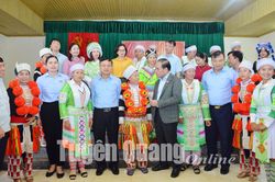 Đồng chí Bí thư Tỉnh ủy Chẩu Văn Lâm: Khâu Tinh cần khơi dậy ý chí tự lực, tự cường vươn lên thoát nghèo