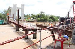 Nguyên nhân sập sàn thi công cầu Mỹ Thuận 2 khiến công nhân rơi sông