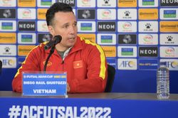 Huấn luyện viên Diego Giustozzi chờ đợi cuộc đối đầu đội tuyển futsal Nhật Bản