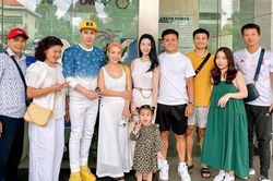 Bạn gái sang Pháp 1 tháng cổ vũ Quang Hải