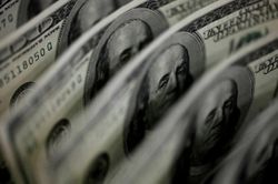 Du khách đến Mỹ 'bóp' hầu bao vì đồng USD tăng