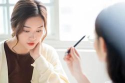 Nghe chị giúp việc nói lý do xin nghỉ việc mà tôi tái mặt