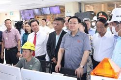 Chủ tịch Quốc hội trao quyết định thành lập thị xã Chơn Thành