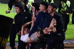 Thảm kịch bóng đá Indonesia được dự báo từ trước