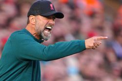 Jurgen Klopp: Liverpool là một tập thể lộn xộn, thiếu gắn kết