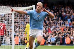Erling Haaland lại lập hat-trick: Chiếc giày vàng trong tầm tay