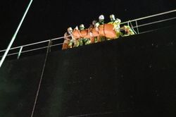 Tàu cứu nạn chuyên dụng đưa toàn bộ thi thể nạn nhân tàu WU ZHOU 8 về bờ