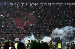 Vụ bạo loạn sân cỏ ở Indonesia: FIFA gọi thảm kịch là cú sốc đối với bóng đá thế giới