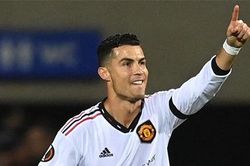 Tại sao HLV Ten Hag phải để Ronaldo đá chính ở trận Man City vs MU?