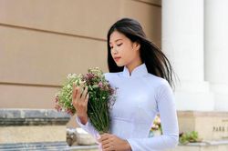 Loạt ảnh trong trẻo thời áo dài đến trường của Tân Miss Grand Vietnam 2022