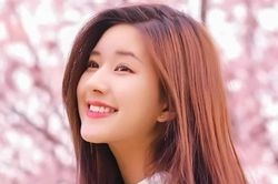 Triệu Lộ Tư đứng đầu lứa tiểu hoa 95, người khen - kẻ chê tơi tả