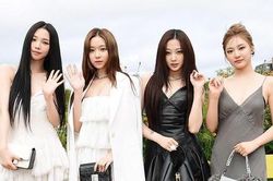 aespa tại Paris Fashion Week: Xinh đẹp nhưng thiếu đột phá, gây tranh cãi vì đến muộn