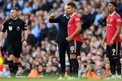 Ten Hag giải thích lí do không sử dụng Casemiro đá chính