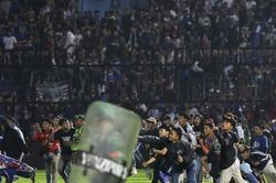 LĐBĐ Indonesia sợ phải chịu lệnh trừng phạt nặng nề từ FIFA