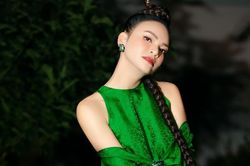 Thời trang ấn tượng của giám khảo Sao Mai 2022 Phạm Phương Thảo