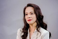 Bà Đào Lan Hương tiếp tục có động thái gây chú ý giữa lúc Shark Bình 'chỉ thấy có lỗi' với Phương Oanh