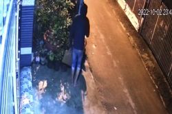 Bình Dương: Trộm ngụy trang như 'bóng ma', cuỗm sạch tài sản nhà dân