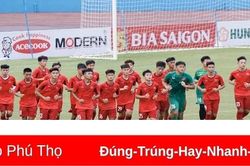 Đội tuyển U17 Việt Nam làm quen SVĐ Việt Trì