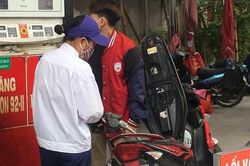 Giá xăng dầu giảm mạnh về sát 20.000 đồng/lít